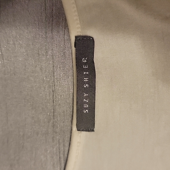 White top with bell sleeves - Picture 10 of 10